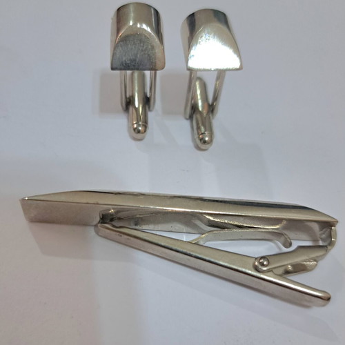 Tie pin and cufflinks set like new, silver