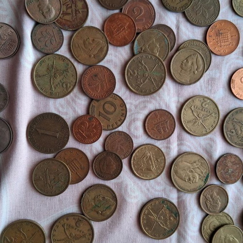 Coins used, pack of 255 pieces from various countries