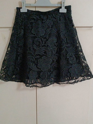 Lace skirt black size Small like new