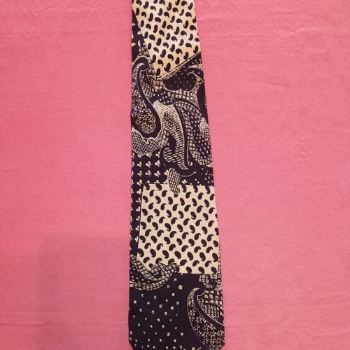 Italian tie like new, 100% silk
