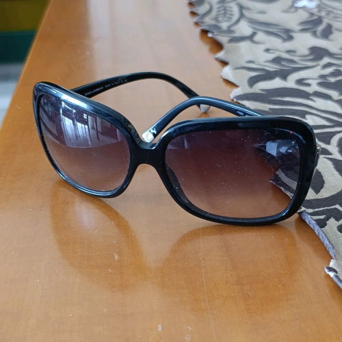 Dolce & Gabbana sunglasses like new, black