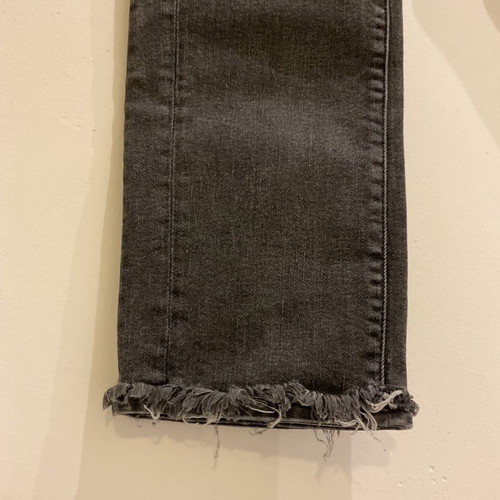 DL1961 black denim pants new, size 28, crop length