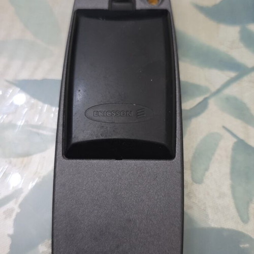 Ericsson R320s mobile phone, blue