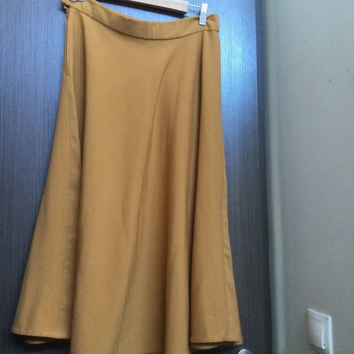 Midi skirt mustard like new