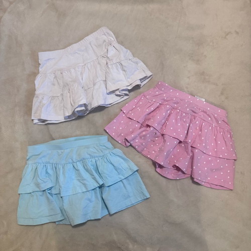 Set of three mini skirts for girls 2-3 years like new, H&M and Terranova