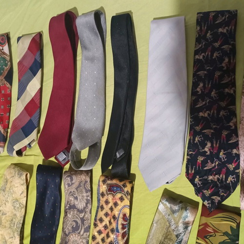 Ties like new, pack of 24, various fabrics and silk