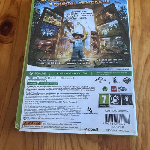 Lego Jurassic World Xbox 360 game like new, broken case