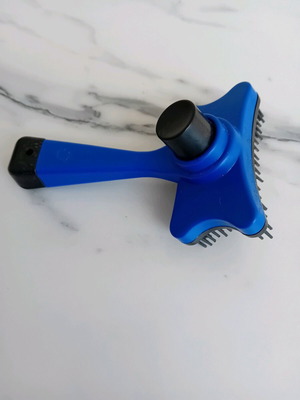 Self-cleaning brush like new