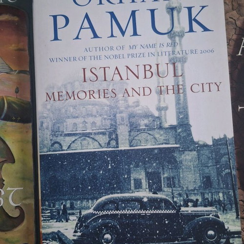 English books like new, pack of 4, history and adventure