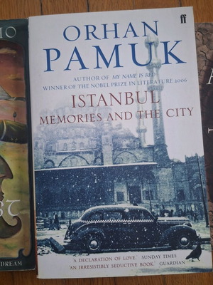 English books like new, pack of 4, history and adventure