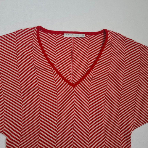 Nathalie Vleeschouwer women's wool sweater new, size M, red
