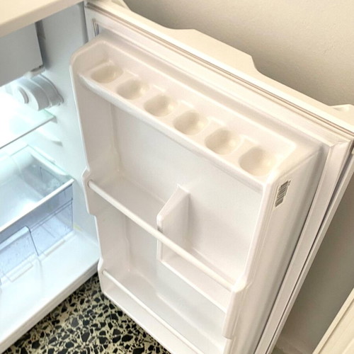 Mini Bar Robin RT-115BL refrigerator like new