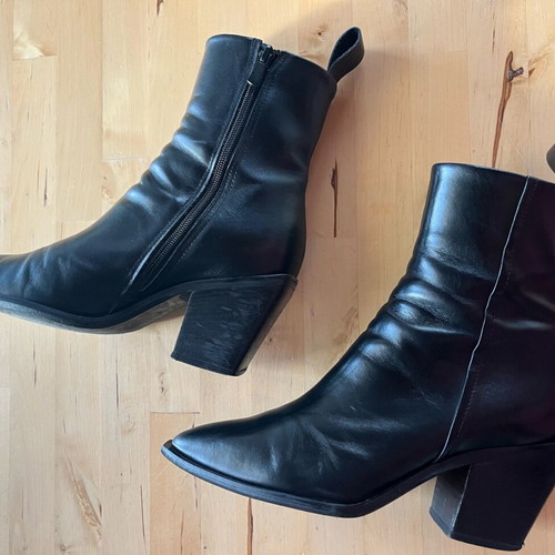Black leather Vavoulas boots used, size 36