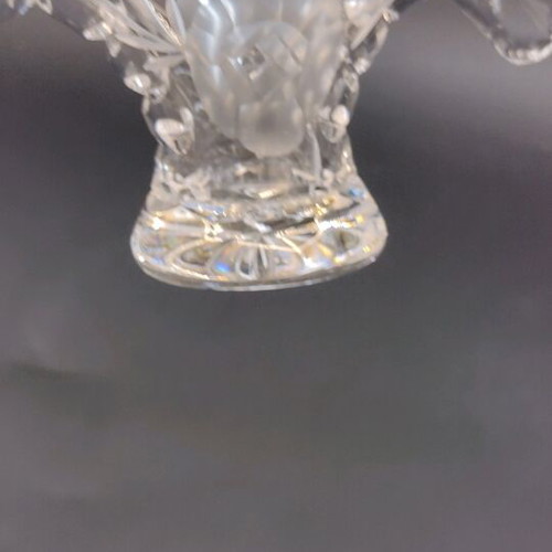 Small crystal decorative basket like new