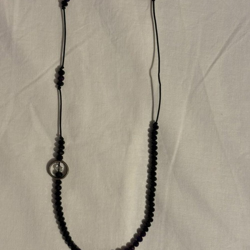 Women's black necklace like new
