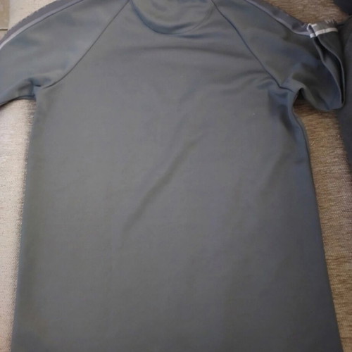 T-shirt McKenzie like new, gray, size 152 cm XS, boys 14 years