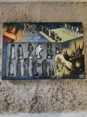 The Lord of the Rings 3D Chess Game collectible, new set