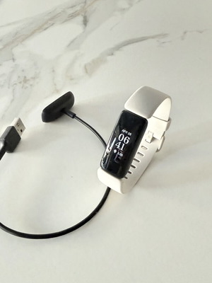 Fitbit Inspire 2 Watch Lunar like new with charger