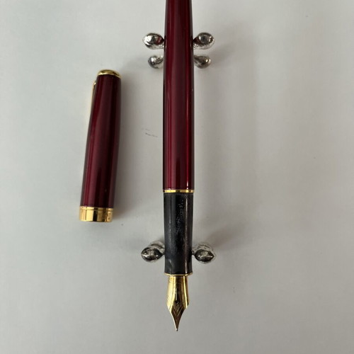 Parker Sonnet pen with gold nib used, needs ink cartridge