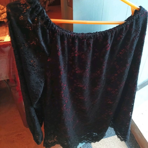 Lace blouse used, size XL, black and red