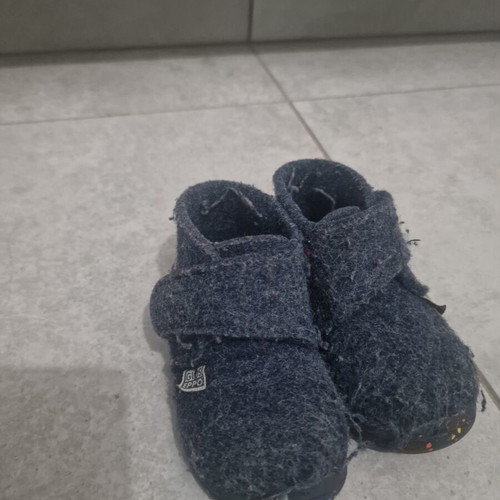 Gioseppo Baby Slippers Size 23 Like New
