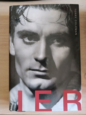 Laurence Olivier biography like new, hardcopy edition in English