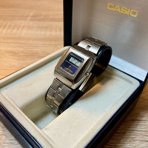 Casio Casiotron Vintage women's used blue watch with Fishbone bracelet