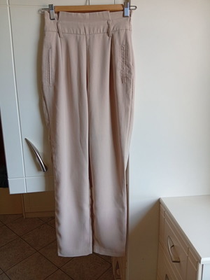 Stradivarius high-waisted beige pants like new