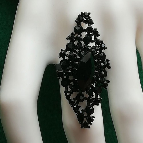 Black vintage ring with resin designs black color open size new