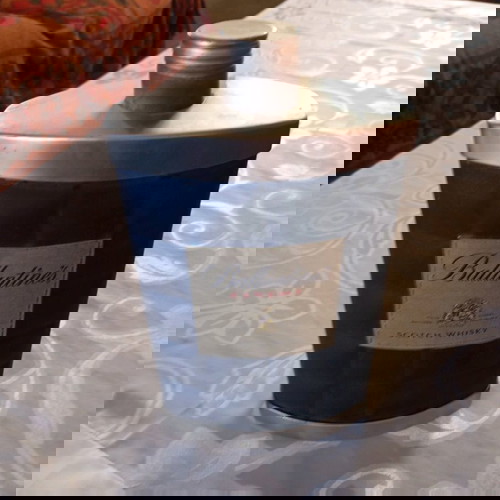 Ουίσκι Ballantines με μεταλλική θήκη καινούργιο πακέτο