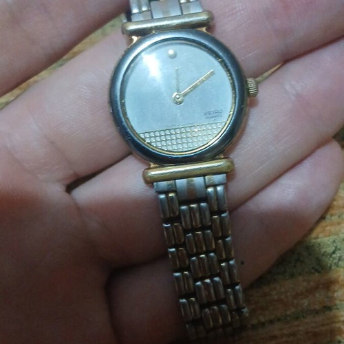 Seiko 2P20-0020 vintage quartz wristwatch used, gold and silver