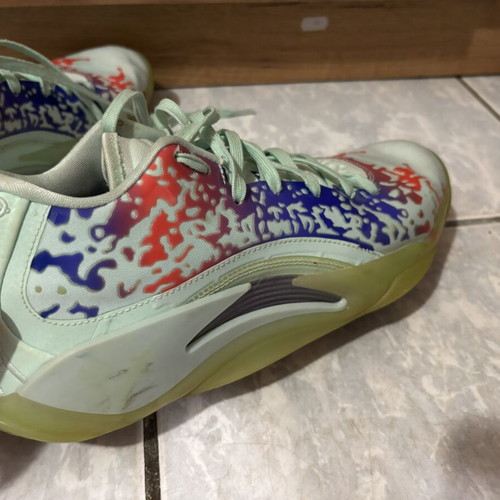 Nike Air Jordan Zion 3 athletic shoes used, multicolor, size 43.5-44