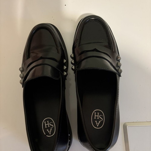 Ash leather moccasins like new, size 38, black
