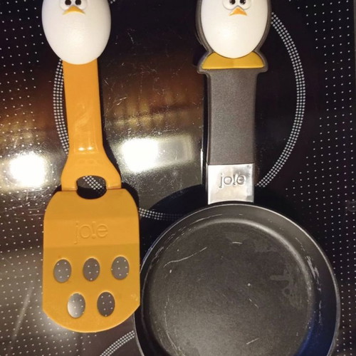 Joie small egg frying pan with nonstick coating and spatula