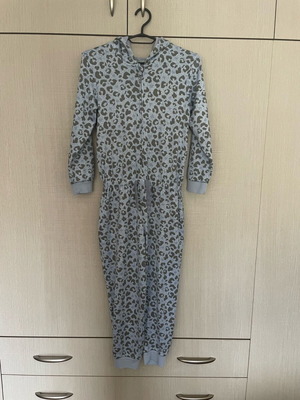Girls Onesie blue like new, for ages 9-10