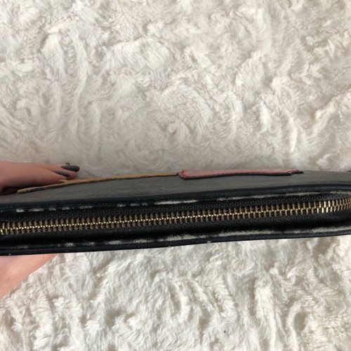 Doca wallet black