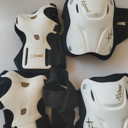 Protective equipment knee pads and wrist guards like new