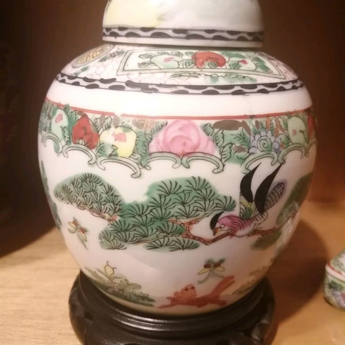 Porcelain decorative Chinese art antique containers in excellent condition
