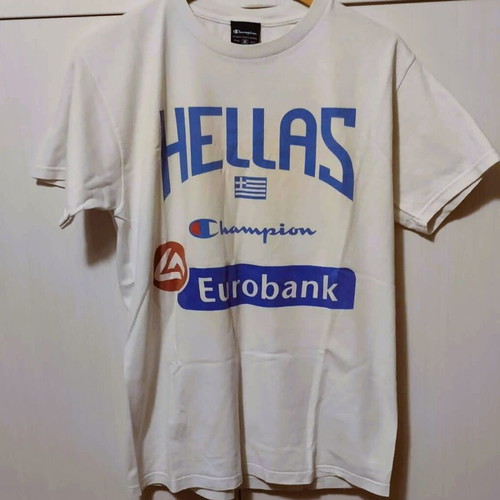 Collectible t-shirt with signed players Greece national team Silver medalist 2006 like new