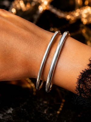 Silver set of 2 vintage bracelets like new
