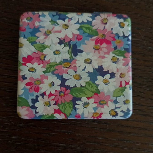 Compact Mirror new with multicoloured daisies