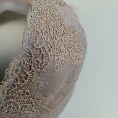 Women's bra used, beige gold with embroidery, size 80C