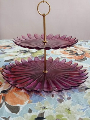 Glass two-tier cake stand