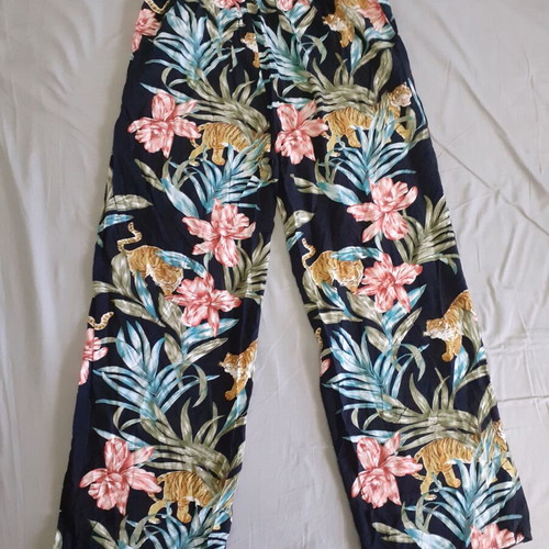 Only summer pants size 38 like new, black multicolor