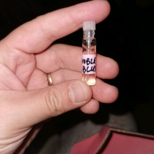Noble Blush Arabic sample tester 1 ml Eau de Parfum like new