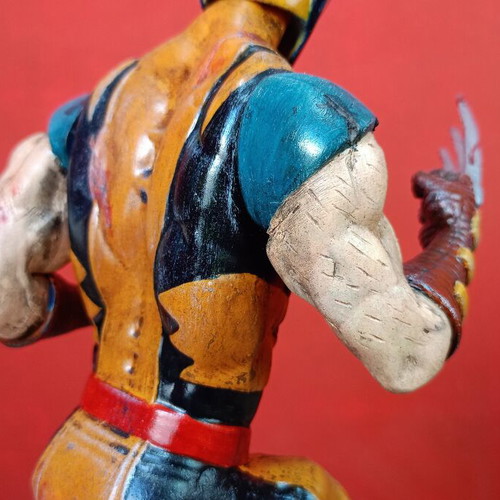 Wolverine figure 30 cm like new with wooden base diorama