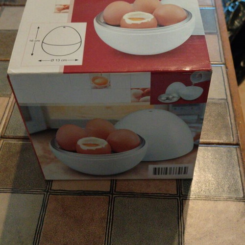Microwave Egg Boiler new, cooks up to 4 eggs