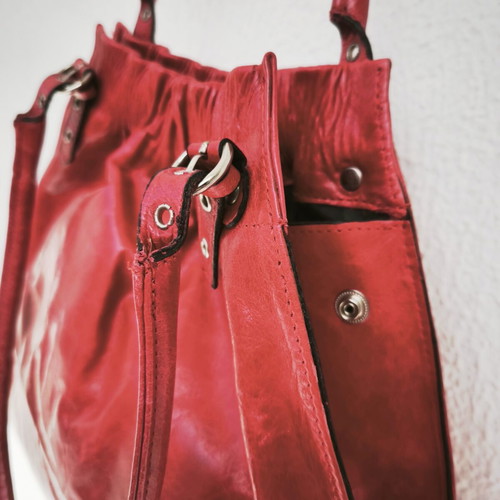 Vintage leather shoulder bag red, made in Paris, new