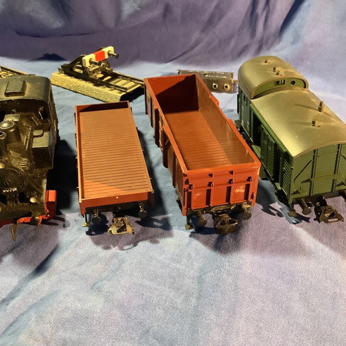 Marklin 3029 steam locomotive set with wagons and rails used