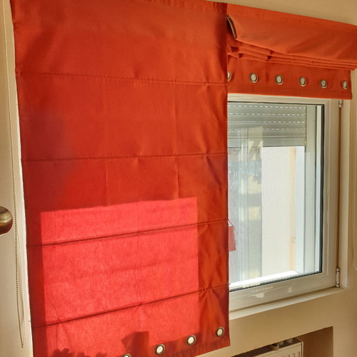 Curtain blinds used, 1 double and 3 singles, red/brick color